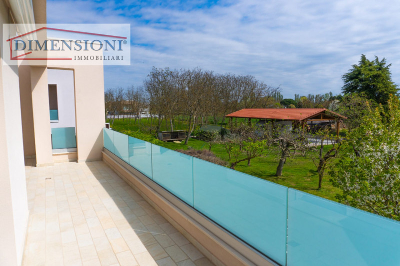 ALBIGNASEGO Località Mandriola, elegante Bifamiliare in classe A4 con ampi spazi e giardino priva...