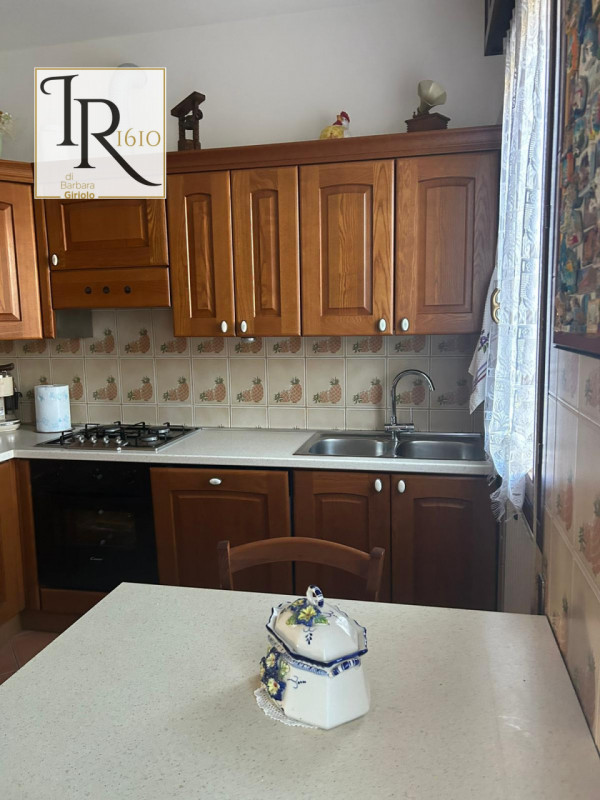 Scopri la tua nuova casa ideale nel tranquillo comune di Piacenza d'Adige! Questa splendida abita...