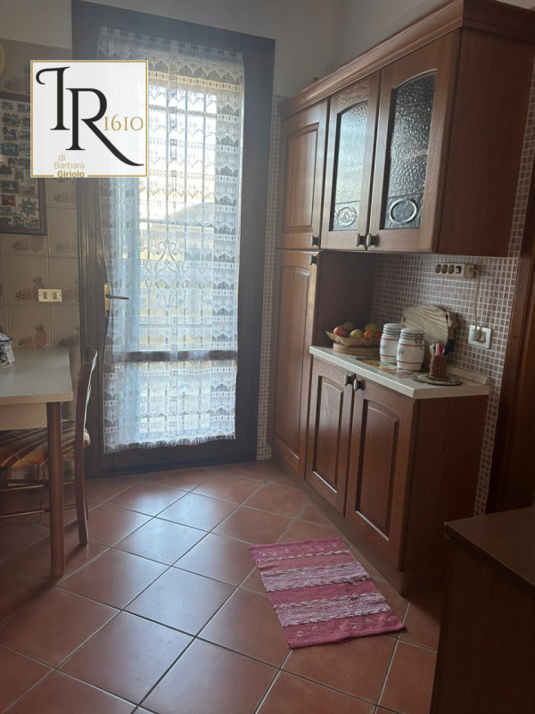 Scopri la tua nuova casa ideale nel tranquillo comune di Piacenza d'Adige! Questa splendida abita...