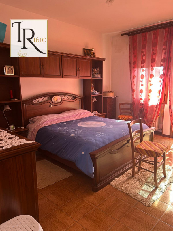 Scopri la tua nuova casa ideale nel tranquillo comune di Piacenza d'Adige! Questa splendida abita...