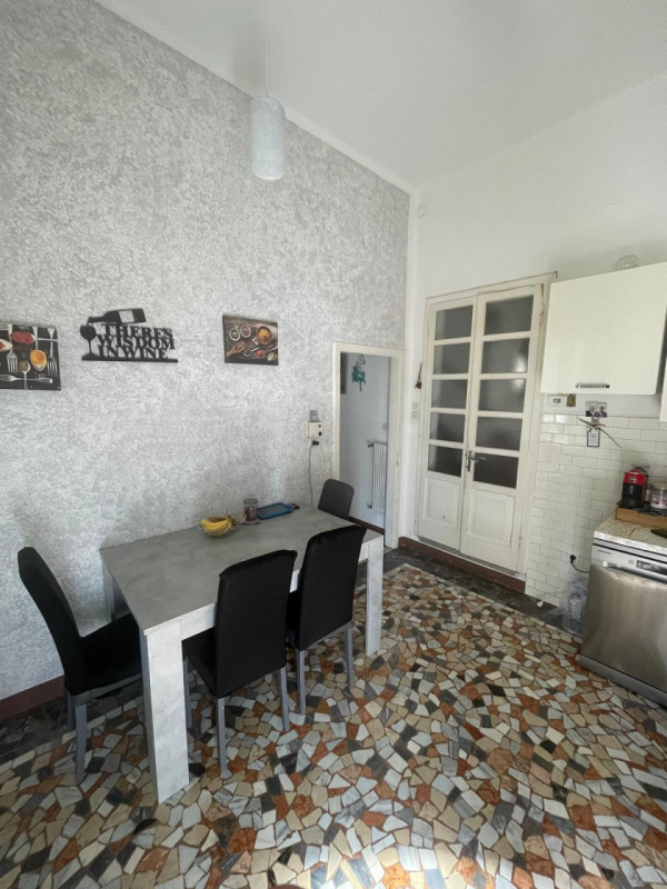 In una tranquilla zona interna di Corso Padova, a pochi passi dal cuore pulsante del Centro Stori...