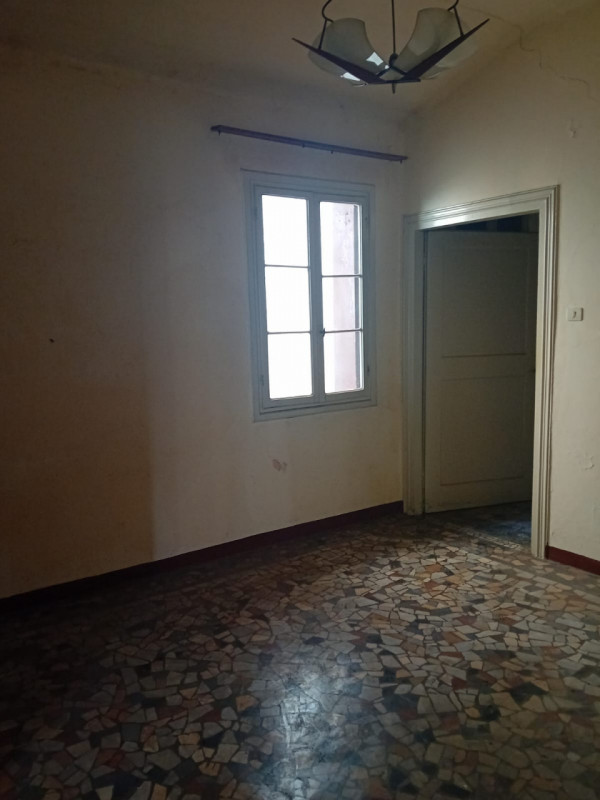 In una tranquilla zona interna di Corso Padova, a pochi passi dal cuore pulsante del Centro Stori...