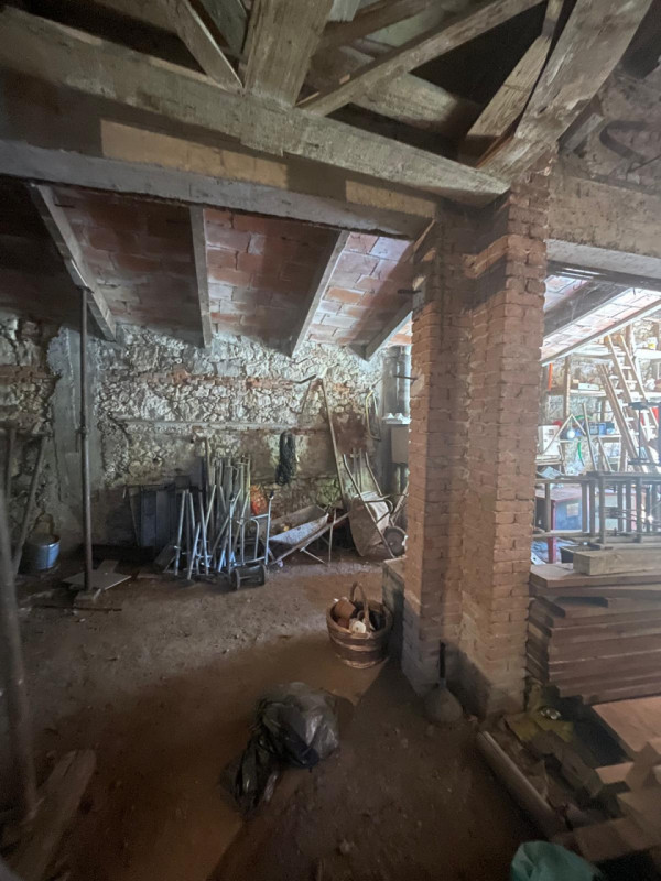 In una tranquilla zona interna di Corso Padova, a pochi passi dal cuore pulsante del Centro Stori...