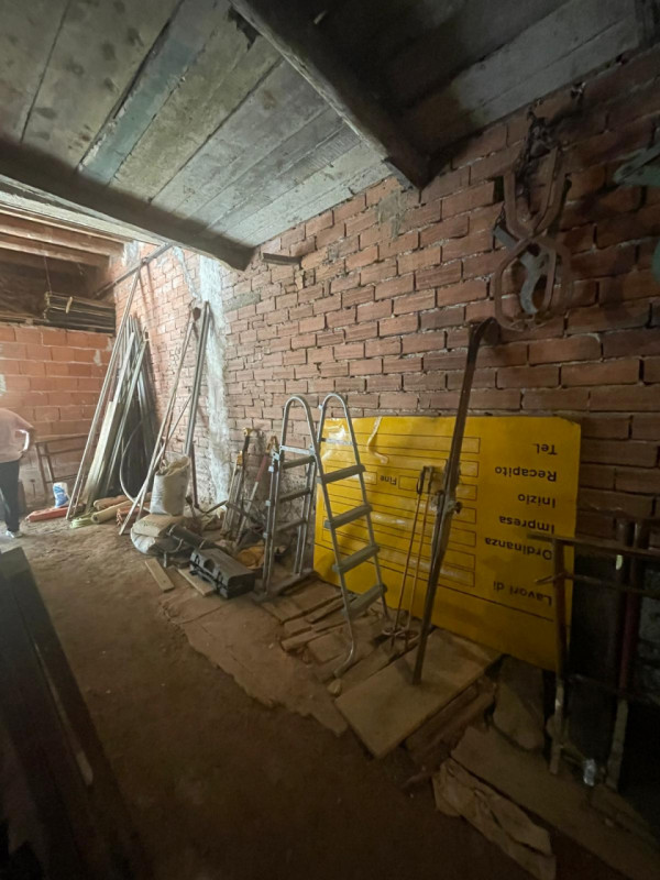 In una tranquilla zona interna di Corso Padova, a pochi passi dal cuore pulsante del Centro Stori...