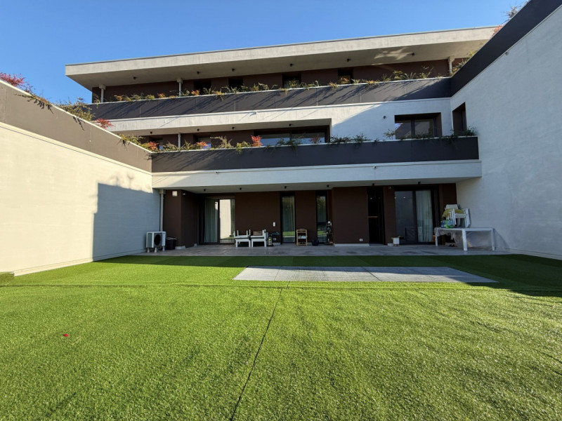 NUOVO APPARTAMENTO  BICAMERE ARREDATO CON GIARDINO ESCLUSIVO DI MQ.150 E GARAGE DOPPIO. EURO 325....