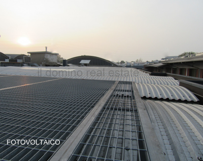 Capannone di recente costruzione anno 2017 in zona industriale a Padova Est, Classe Energetica B,...