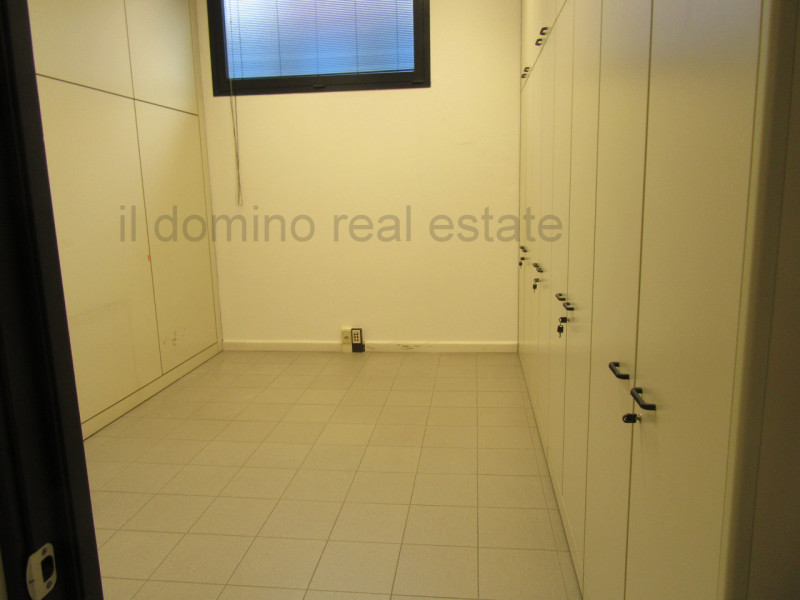 Capannone di recente costruzione anno 2017 in zona industriale a Padova Est, Classe Energetica B,...