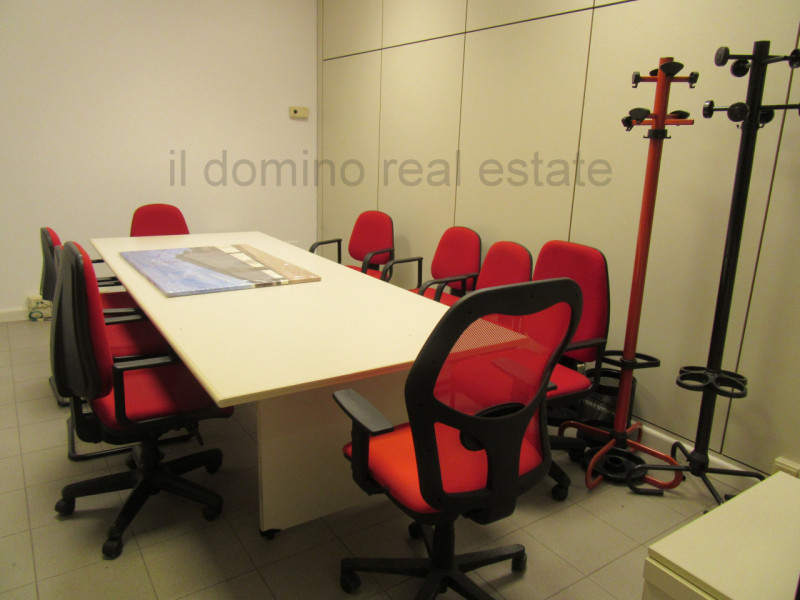 Capannone di recente costruzione anno 2017 in zona industriale a Padova Est, Classe Energetica B,...