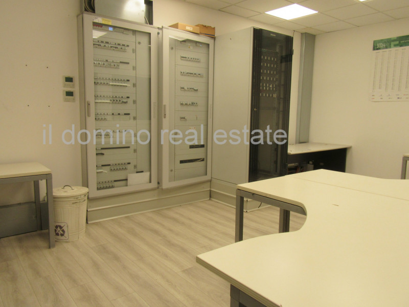 Capannone di recente costruzione anno 2017 in zona industriale a Padova Est, Classe Energetica B,...