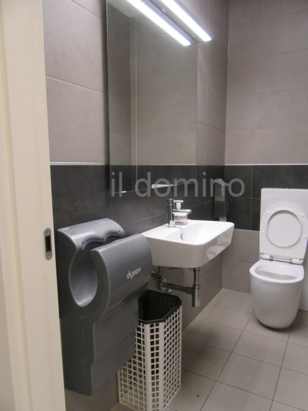 Capannone di recente costruzione anno 2017 in zona industriale a Padova Est, Classe Energetica B,...