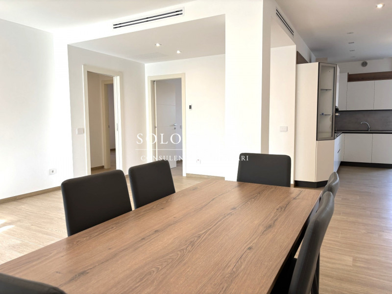 Rif. A901 (per info 3926956333)


In una curata palazzina situata vicino al centro di Castelfranc...