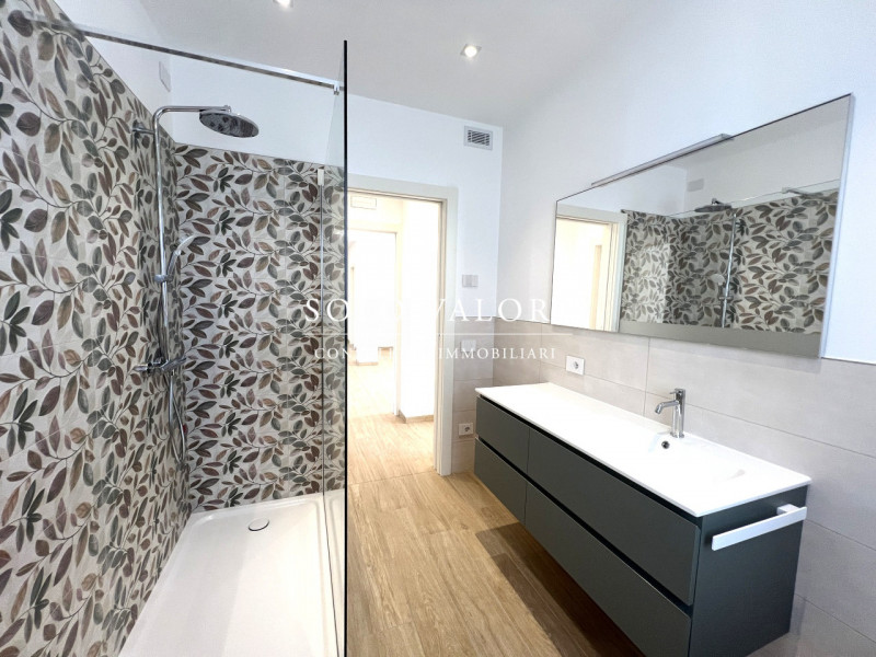 Rif. A901 (per info 3926956333)


In una curata palazzina situata vicino al centro di Castelfranc...