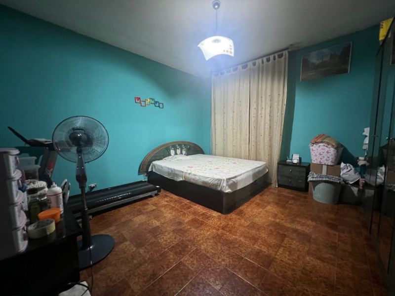 Proponiamo in vendita un ampio appartamento quadrilocale di circa 90 mq situato nel comune di Lon...