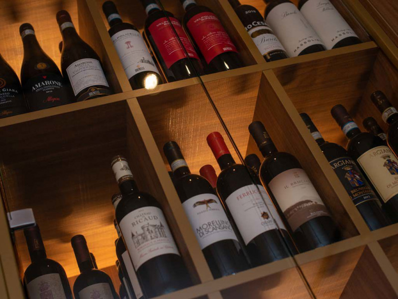 Un bistrot raffinato nel cuore di una piazza iconica.

Si cede avviata attività di bistrot–caffet...