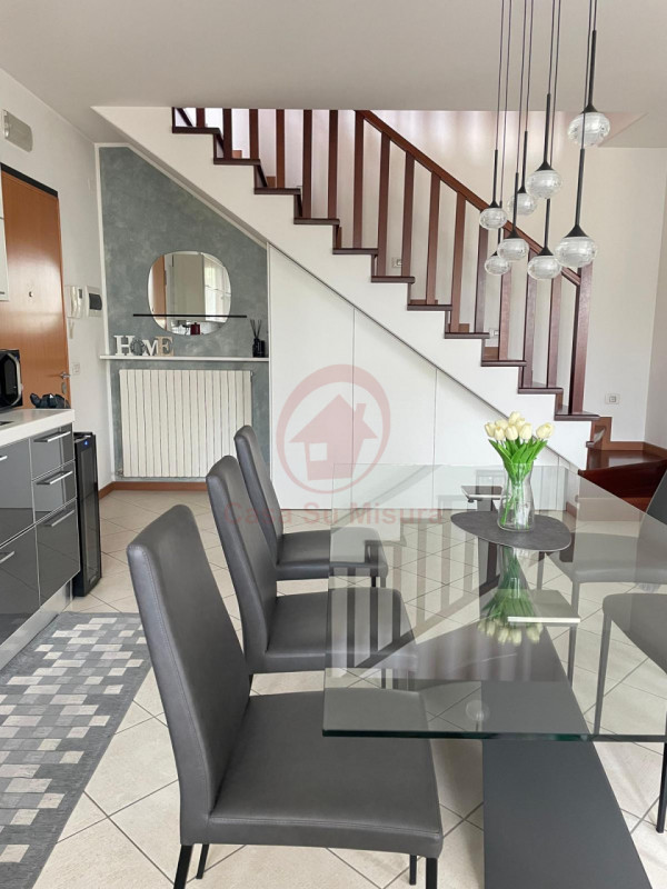 PIANIGA, MELLAREDO RIF. EA167: Casa Su Misura ha il piacere di proporvi recente duplex al primo e...