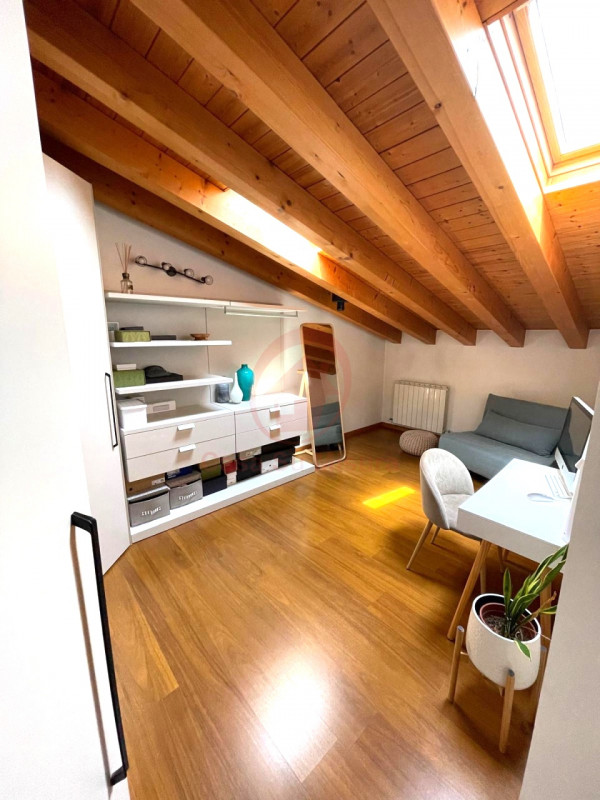 PIANIGA, MELLAREDO RIF. EA167: Casa Su Misura ha il piacere di proporvi recente duplex al primo e...