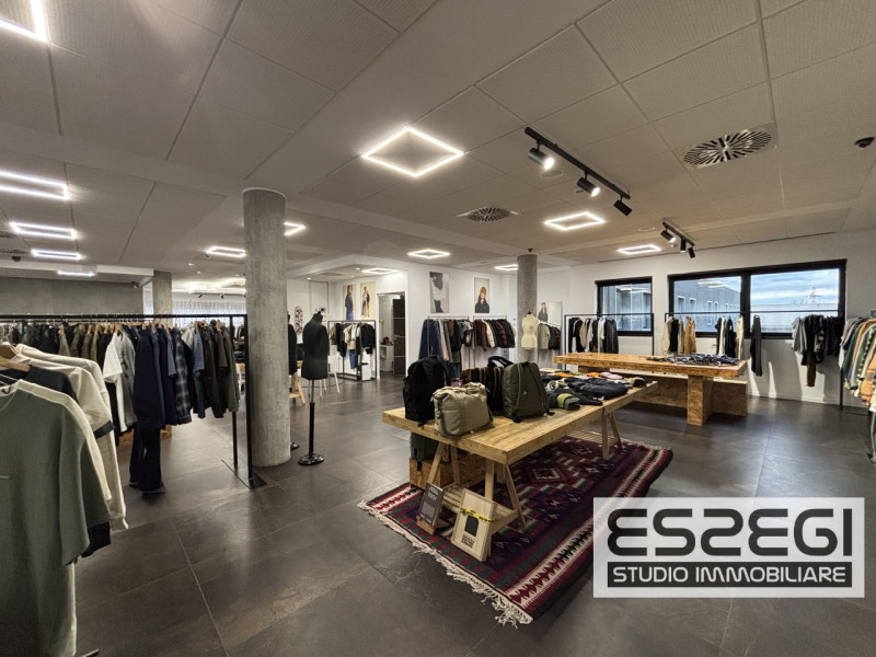 PADOVA ZONA INDUSTRIALE: Nelle immediate vicinanze alla tangenziale e comodo al casello autostrad...