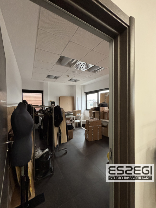 PADOVA ZONA INDUSTRIALE: Nelle immediate vicinanze alla tangenziale e comodo al casello autostrad...