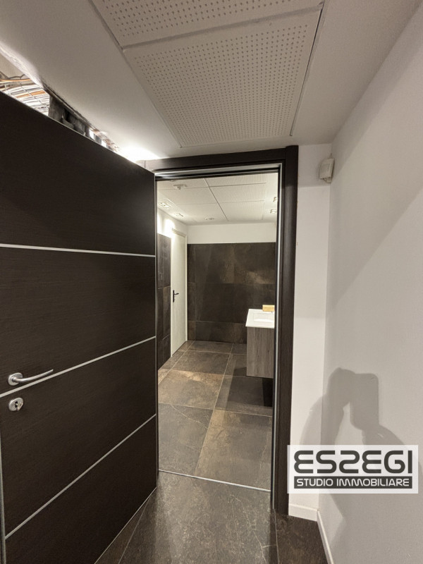 PADOVA ZONA INDUSTRIALE: Nelle immediate vicinanze alla tangenziale e comodo al casello autostrad...