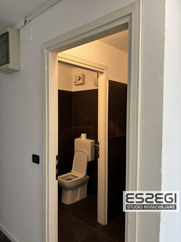 PADOVA ZONA INDUSTRIALE: Nelle immediate vicinanze alla tangenziale e comodo al casello autostrad...