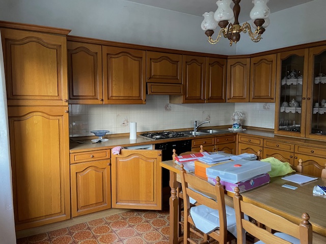 Oggi vi proponiamo un'abitazione inserita in un fabbricato composto solamente da due unità, una a...