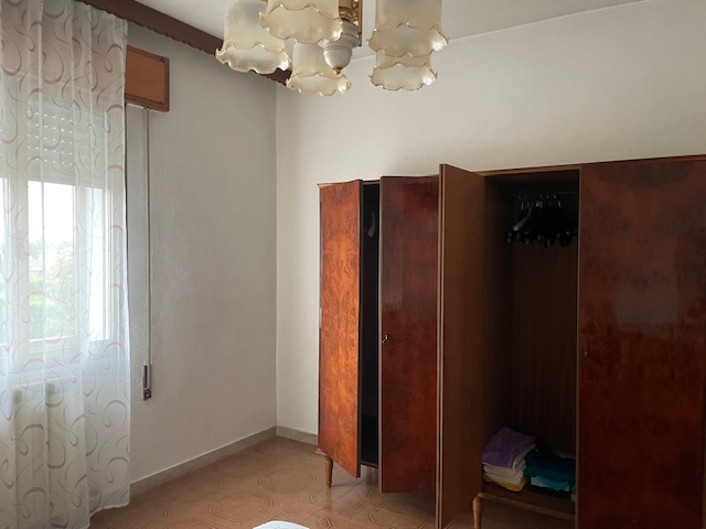 Oggi vi proponiamo un'abitazione inserita in un fabbricato composto solamente da due unità, una a...