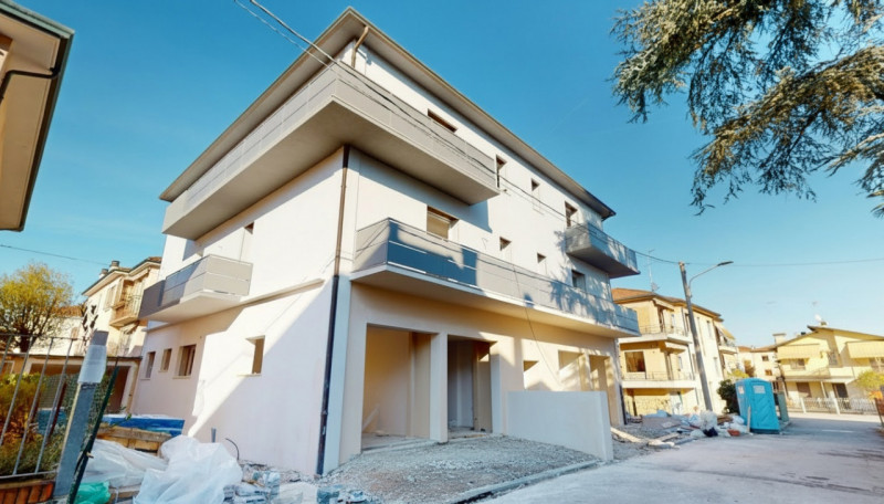 ARACELI

ULTIMA UNITA' DISPONIBILE

Inserito in una zona comoda a tutti i principali servizi e a ...