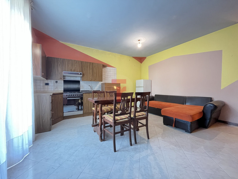 Nel comune di Limena in località Taggì di Sotto proponiamo in vendita un appartamento al primo e ...