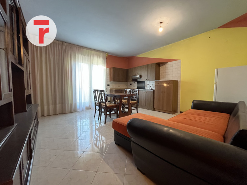 Nel comune di Limena in località Taggì di Sotto proponiamo in vendita un appartamento al primo e ...