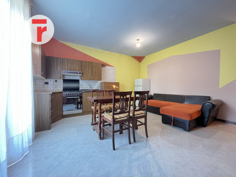 Nel comune di Limena in località Taggì di Sotto proponiamo in vendita un appartamento al primo e ...