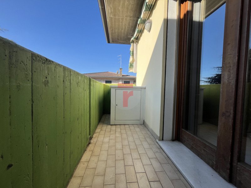 Nel comune di Limena in località Taggì di Sotto proponiamo in vendita un appartamento al primo e ...