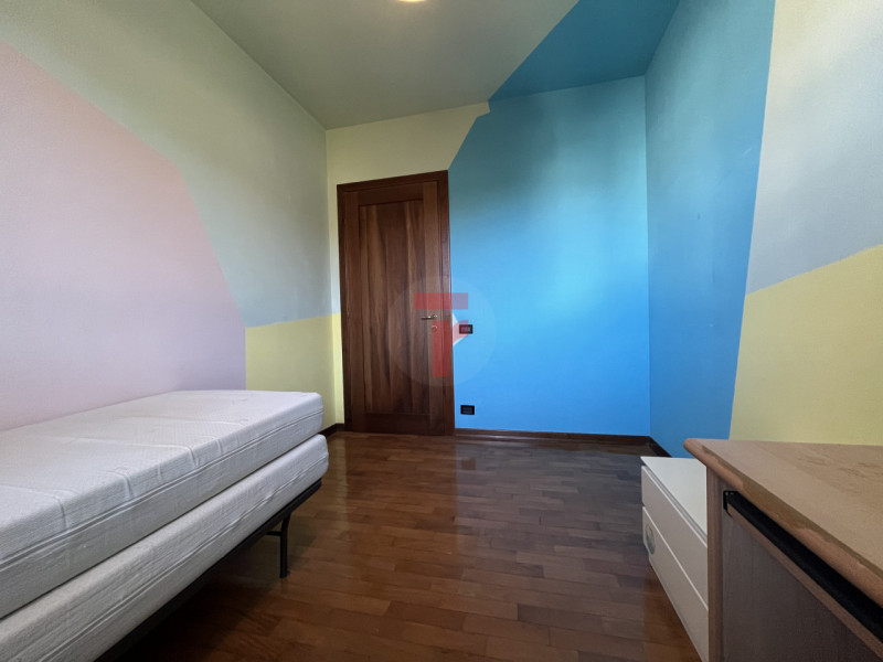 Nel comune di Limena in località Taggì di Sotto proponiamo in vendita un appartamento al primo e ...