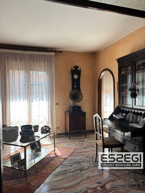 PADOVA*FORCELLINI: Spaziosissimo appartamento situato nel cuore del quartiere di Forcellini, all'...