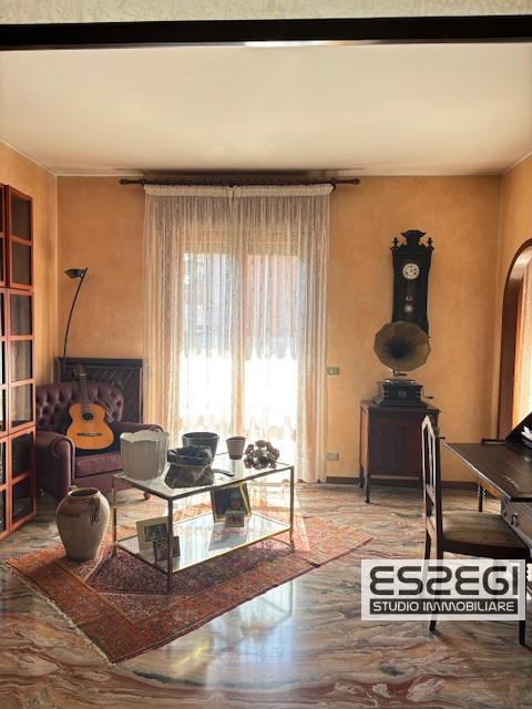 PADOVA*FORCELLINI: Spaziosissimo appartamento situato nel cuore del quartiere di Forcellini, all'...