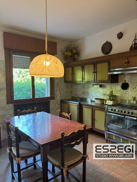 PADOVA*FORCELLINI: Spaziosissimo appartamento situato nel cuore del quartiere di Forcellini, all'...