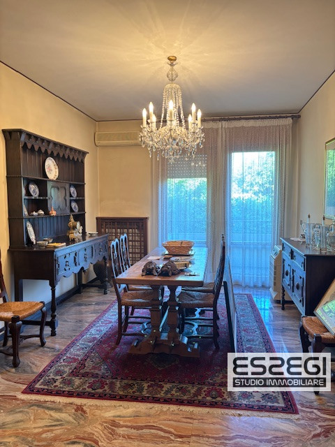 PADOVA*FORCELLINI: Spaziosissimo appartamento situato nel cuore del quartiere di Forcellini, all'...