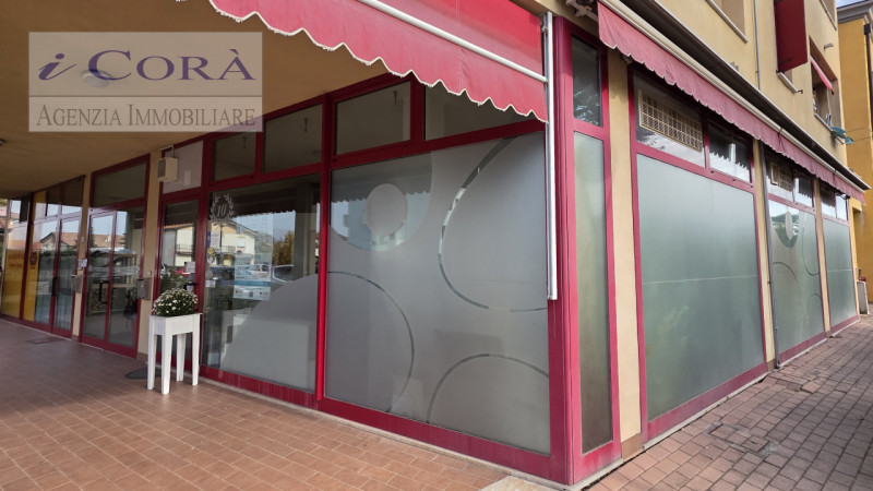 VEGGIANO zona centralissima a ridosso in contesto di attività commerciali e palazzine residenzial...