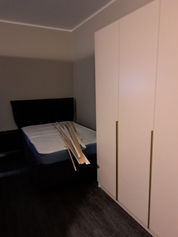 STAZIONE AFFITTASI AMPIO APPARTAMENTO RISTRUTTURATO A NUOVO 5 CAMERE 3 BAGNI TERRAZZA ,DISPONIBIL...