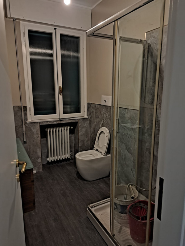 STAZIONE AFFITTASI AMPIO APPARTAMENTO RISTRUTTURATO A NUOVO 5 CAMERE 3 BAGNI TERRAZZA ,DISPONIBIL...