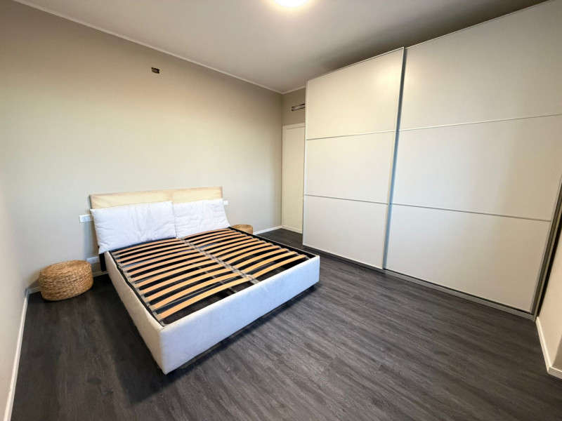 STAZIONE AFFITTASI AMPIO APPARTAMENTO RISTRUTTURATO A NUOVO 5 CAMERE 3 BAGNI 8 POSTI LETTO ,TERRA...
