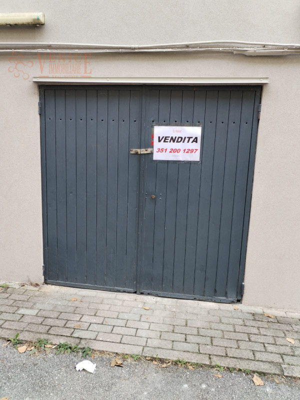 garage-Box-posto auto in Vendita a Venezia