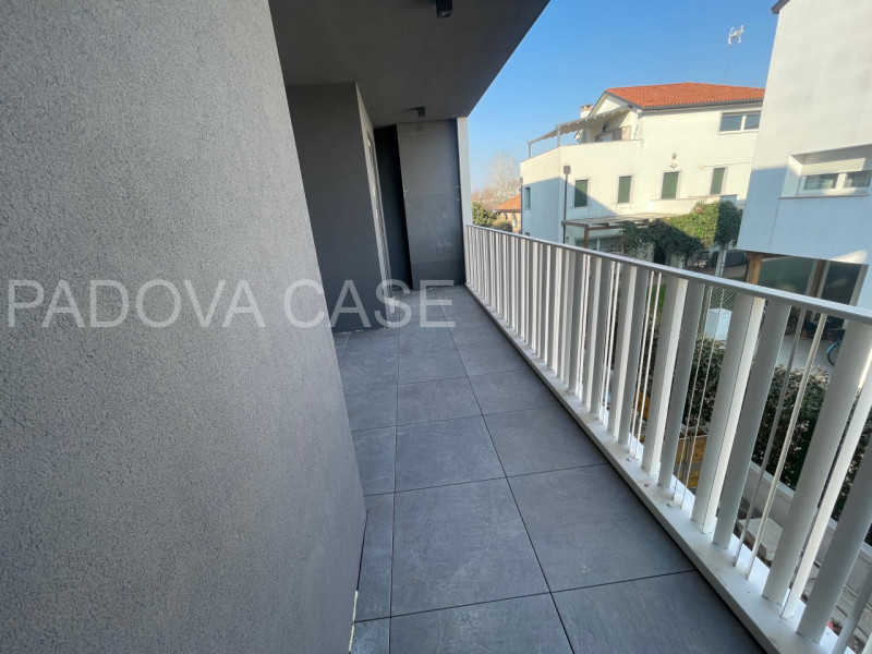 Eleganza contemporanea e tecnologia avanzata nel cuore di Padova – Madonna Pellegrina

In uno dei...