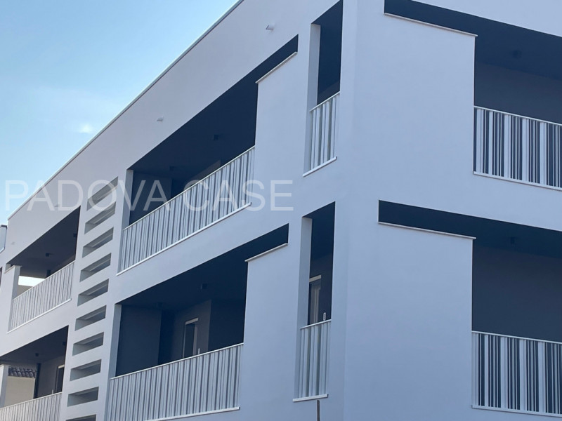 Eleganza contemporanea e tecnologia avanzata nel cuore di Padova – Madonna Pellegrina

In uno dei...