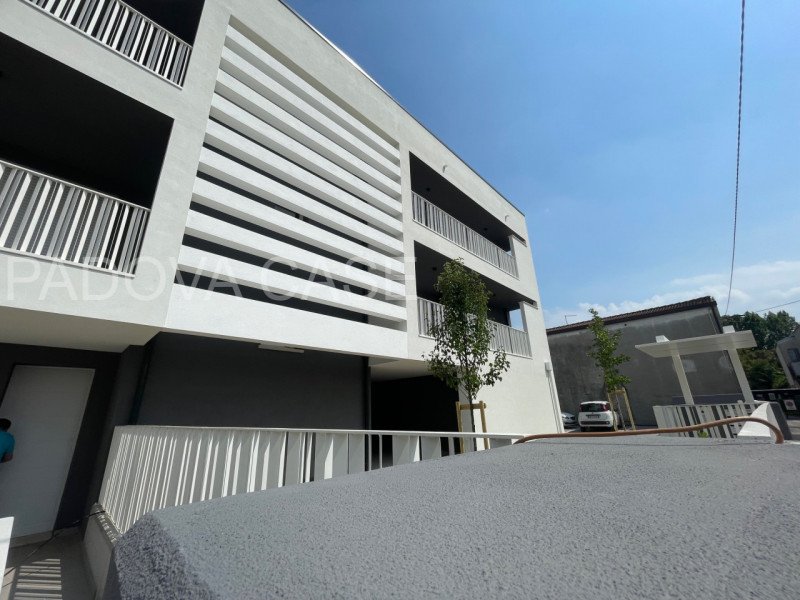 Eleganza contemporanea e tecnologia avanzata nel cuore di Padova – Madonna Pellegrina

In uno dei...