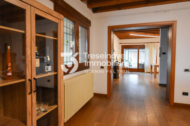 (Per INFO Feltrin ing. Gianni 3288349492) Proponiamo in vendita bifamiliare con ampi spazi a Carm...