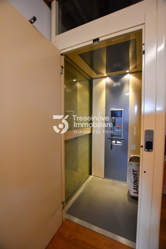 (Per INFO Feltrin ing. Gianni 3288349492) Proponiamo in vendita bifamiliare con ampi spazi a Carm...