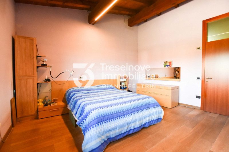 (Per INFO Feltrin ing. Gianni 3288349492) Proponiamo in vendita bifamiliare con ampi spazi a Carm...