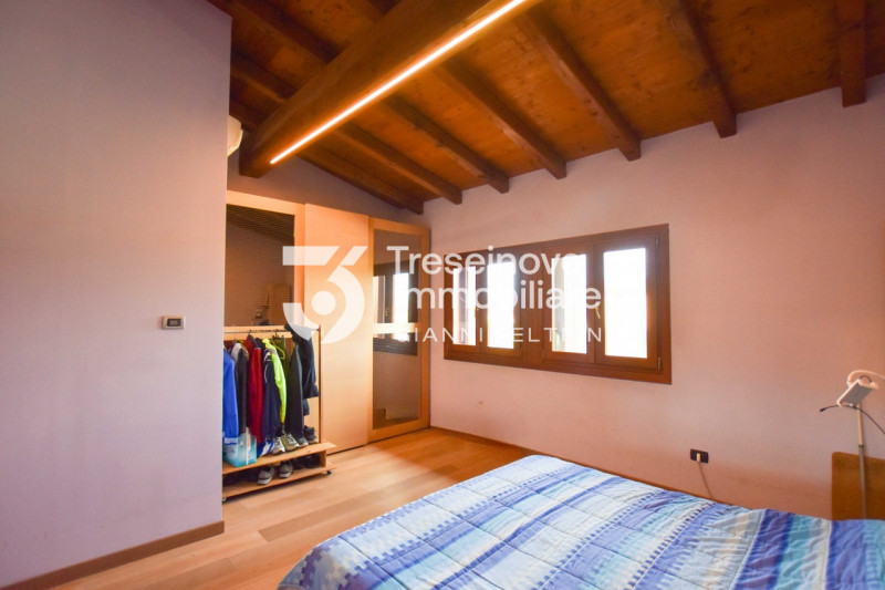 (Per INFO Feltrin ing. Gianni 3288349492) Proponiamo in vendita bifamiliare con ampi spazi a Carm...