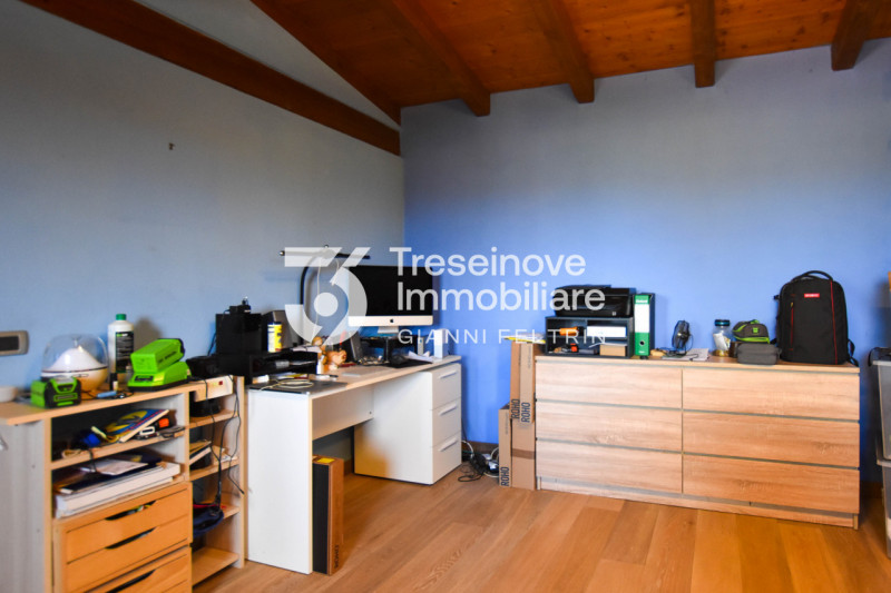 (Per INFO Feltrin ing. Gianni 3288349492) Proponiamo in vendita bifamiliare con ampi spazi a Carm...