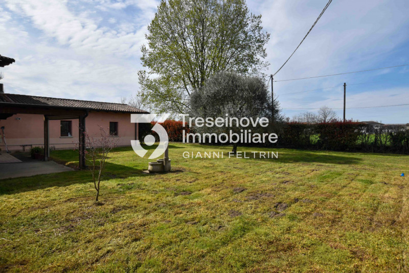 (Per INFO Feltrin ing. Gianni 3288349492) Proponiamo in vendita bifamiliare con ampi spazi a Carm...